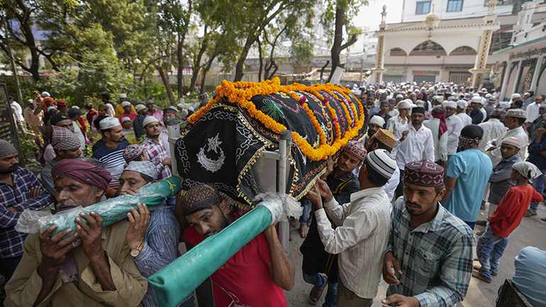 Ινδία: Στους 141 οι νεκροί από την κατάρρευση της γέφυρας – Εννέα συλλήψεις πραγματοποίησε η αστυνομία